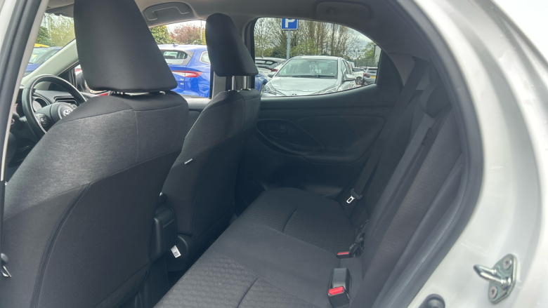 Toyota Yaris 1.5 Hybrid Design 5dr CVT Hybrid Hatchback